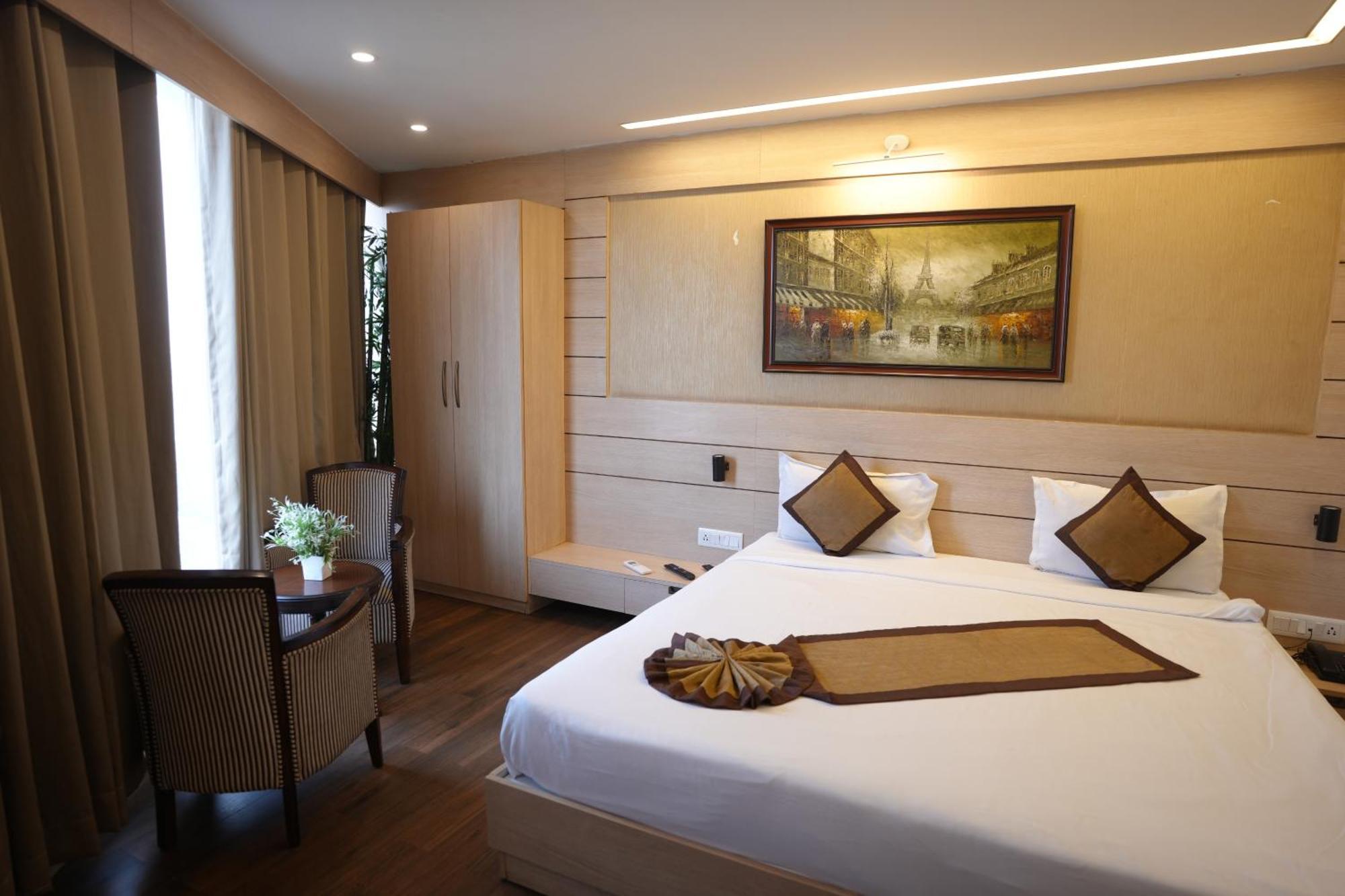 Hotel Silkhouse Premier Danapur Exteriör bild