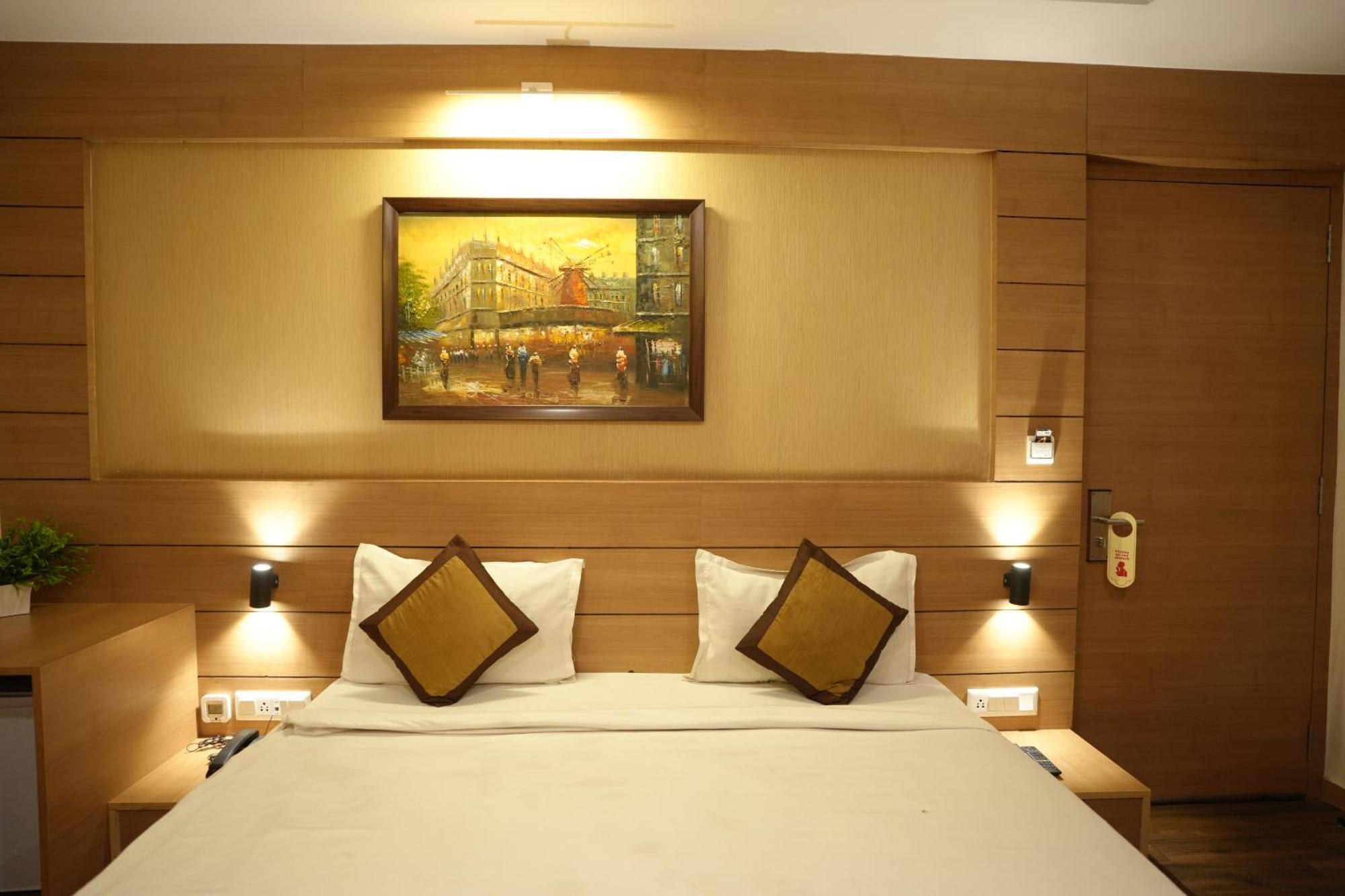 Hotel Silkhouse Premier Danapur Exteriör bild