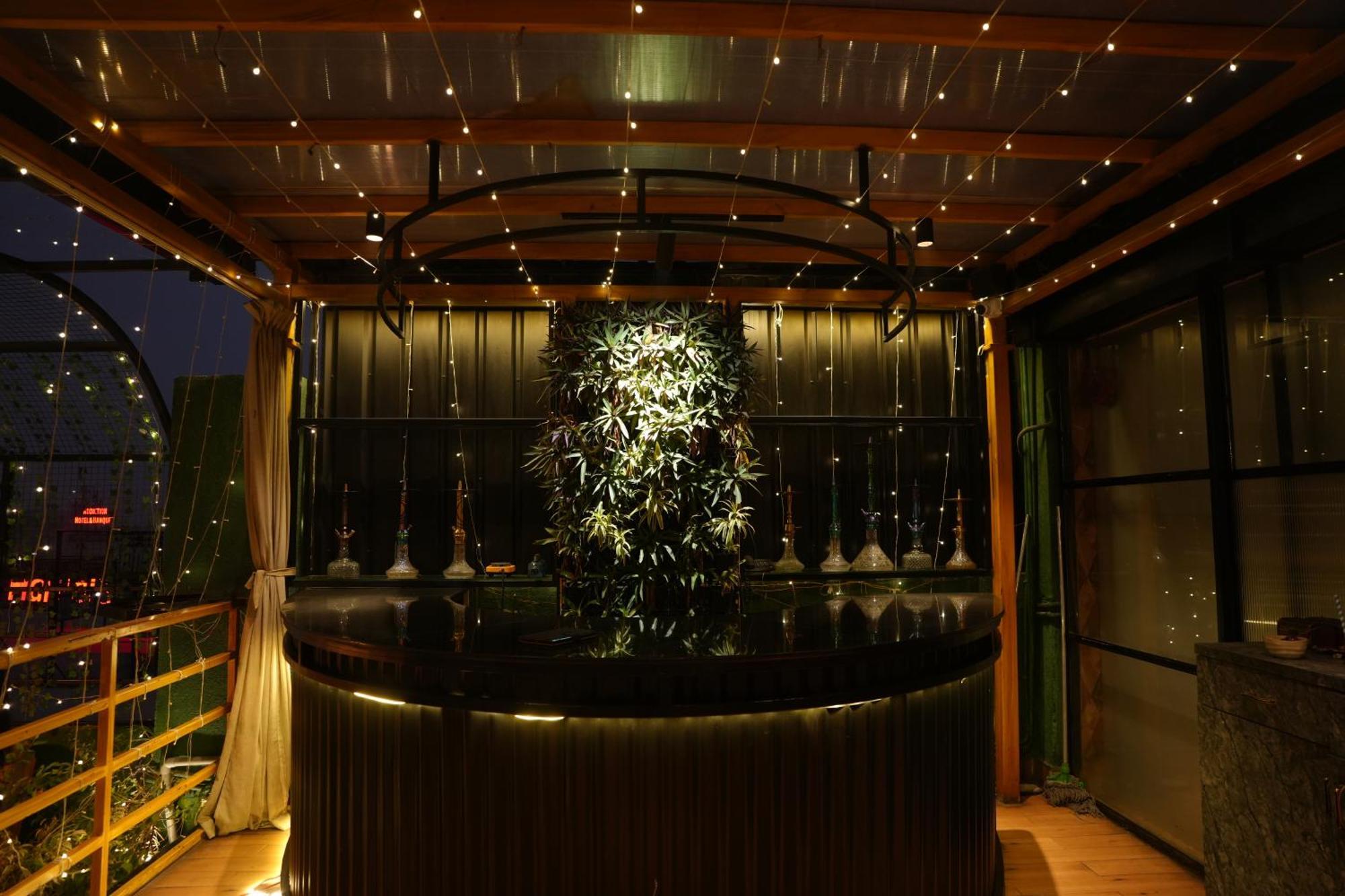 Hotel Silkhouse Premier Danapur Exteriör bild