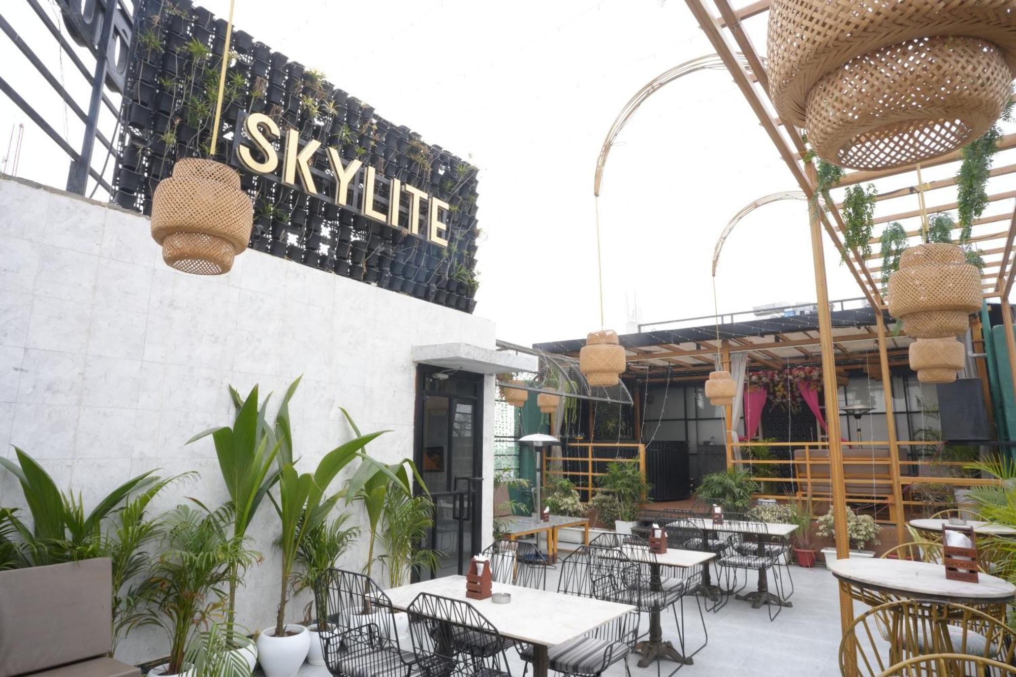 Hotel Silkhouse Premier Danapur Exteriör bild